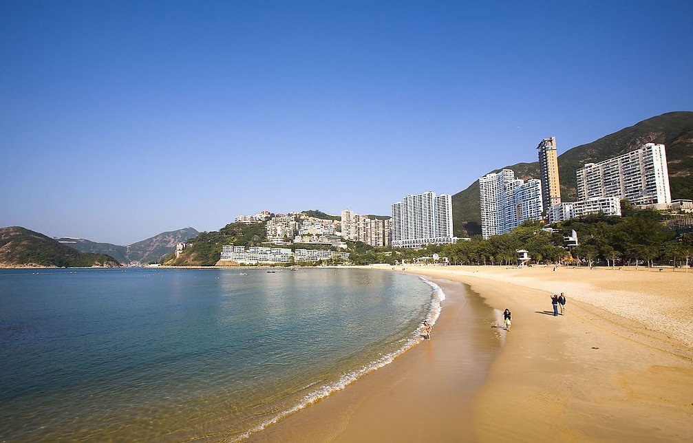 Repulse Bay - great for sandy strolls