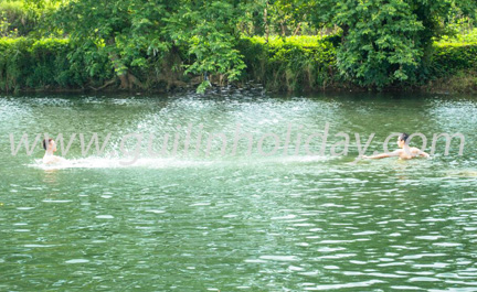 Swimming in the Lingqu Canal is for free!