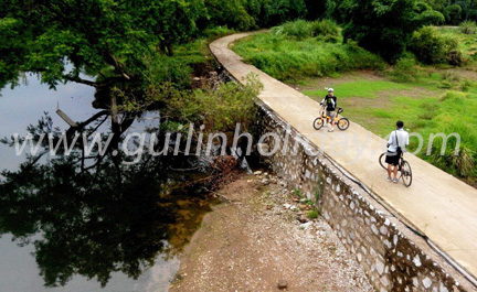 Bike along the ancient Lingqu Canal of Guilin to Xing'an, Guilin countryside bike tour