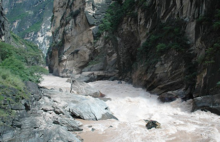 Biking to Tiger Leaping Gorge, Middle TLG