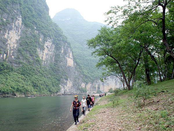 Hike along the Li River,Guilin