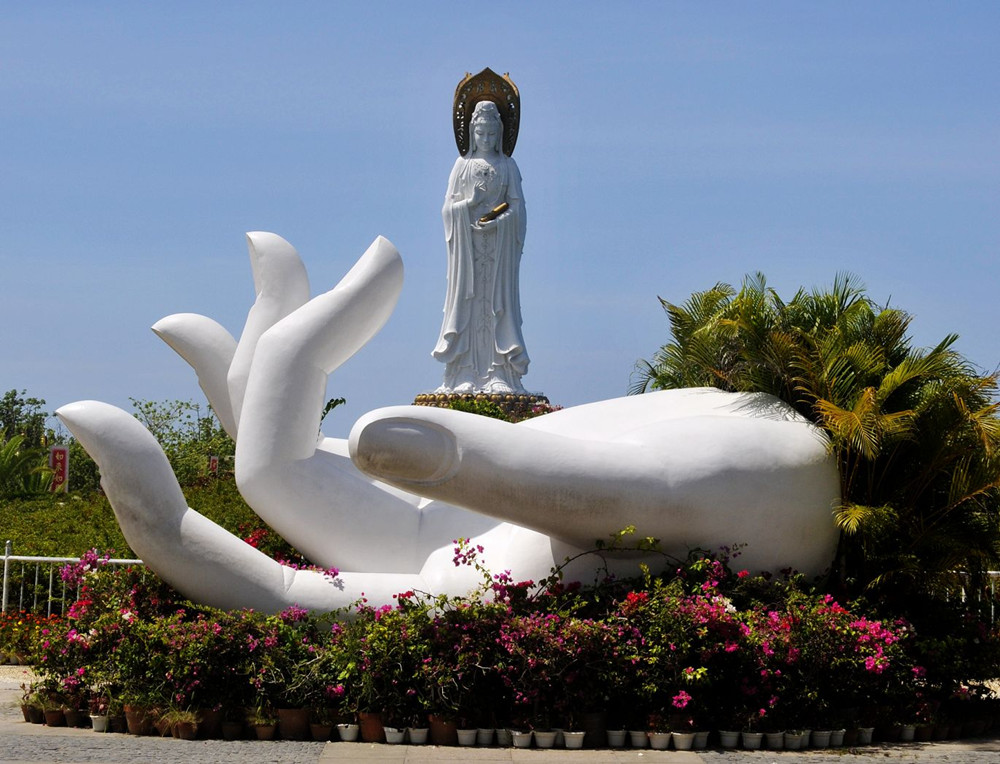 Nanshan Buddhism Culture Park offers China traditional Buddhism culture