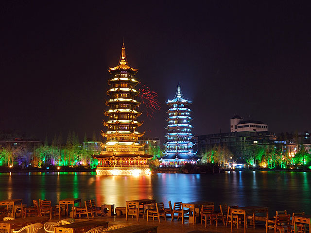 Stunning night view of Guiilin round-city water system with Sun and Moon Pagodas