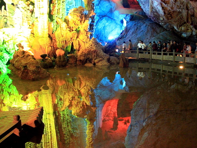 Yinzi Cave near Yangshuo,Guilin