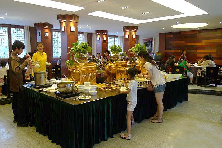 Buffet in Tian Fu Lou Vegetarian Restaurant