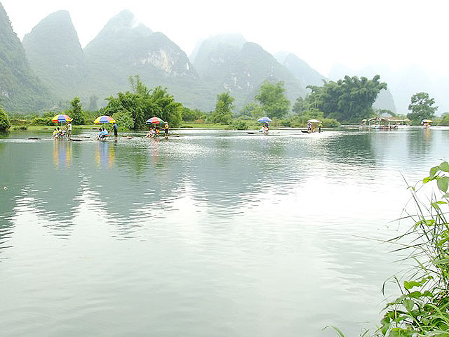 Bamboo rafting along Yulong River,Yangshuo